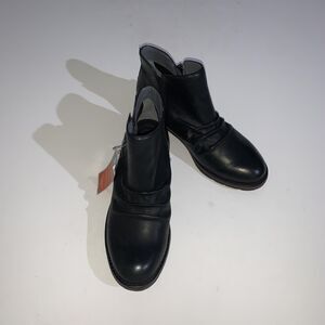 Aetrex Mila Boots Womens Size 7 Black Leather Ankle Booties Side Zip Comfort